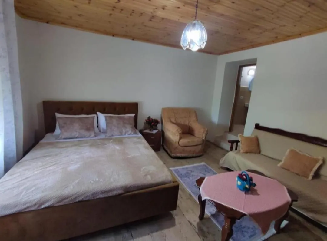 Përmet Gest House Felau 빌라 펜션